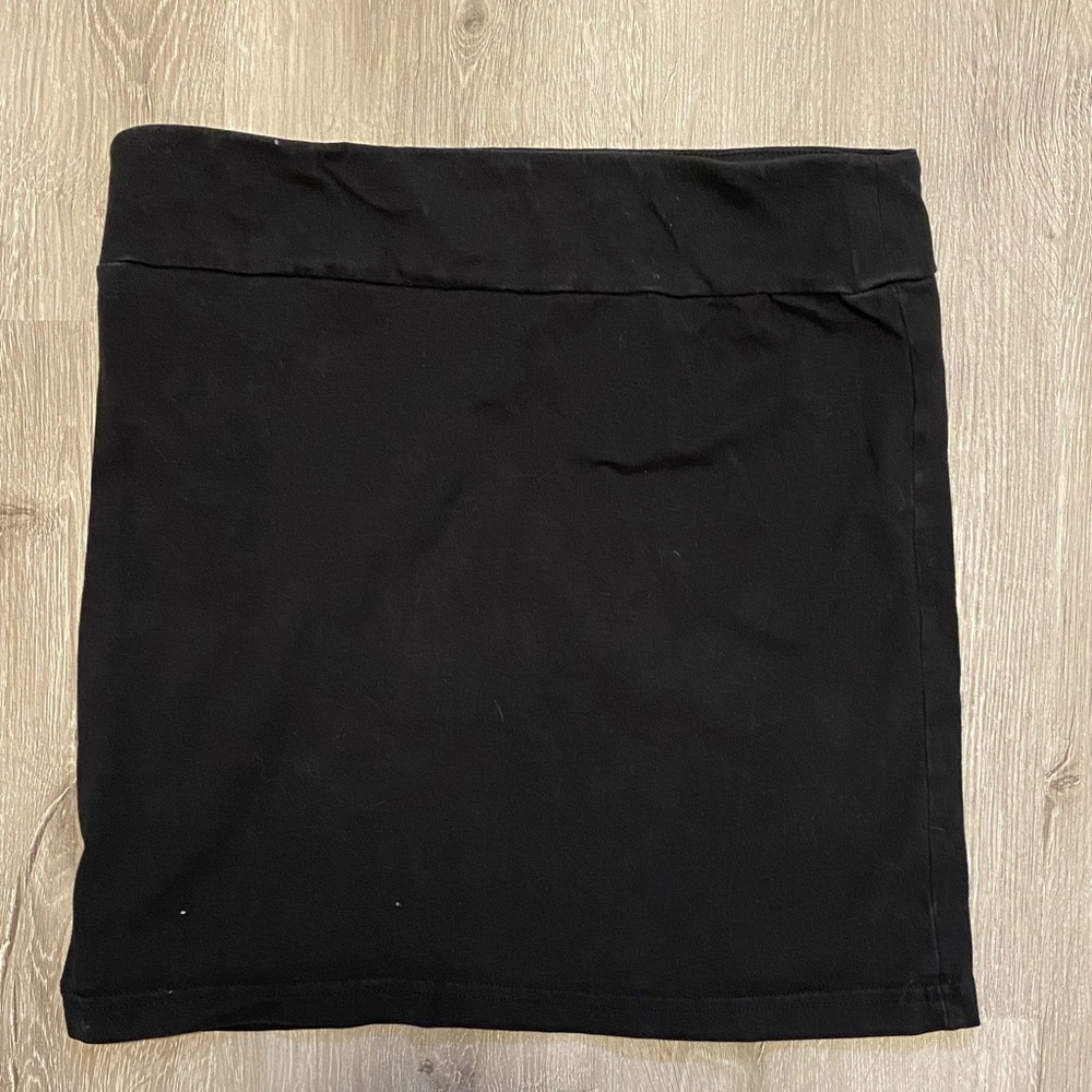 Elegant Black Pencil Skirt for Women - Picture 2 of 5